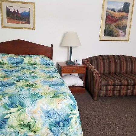 Howard'S Motel Glendo Bagian luar foto