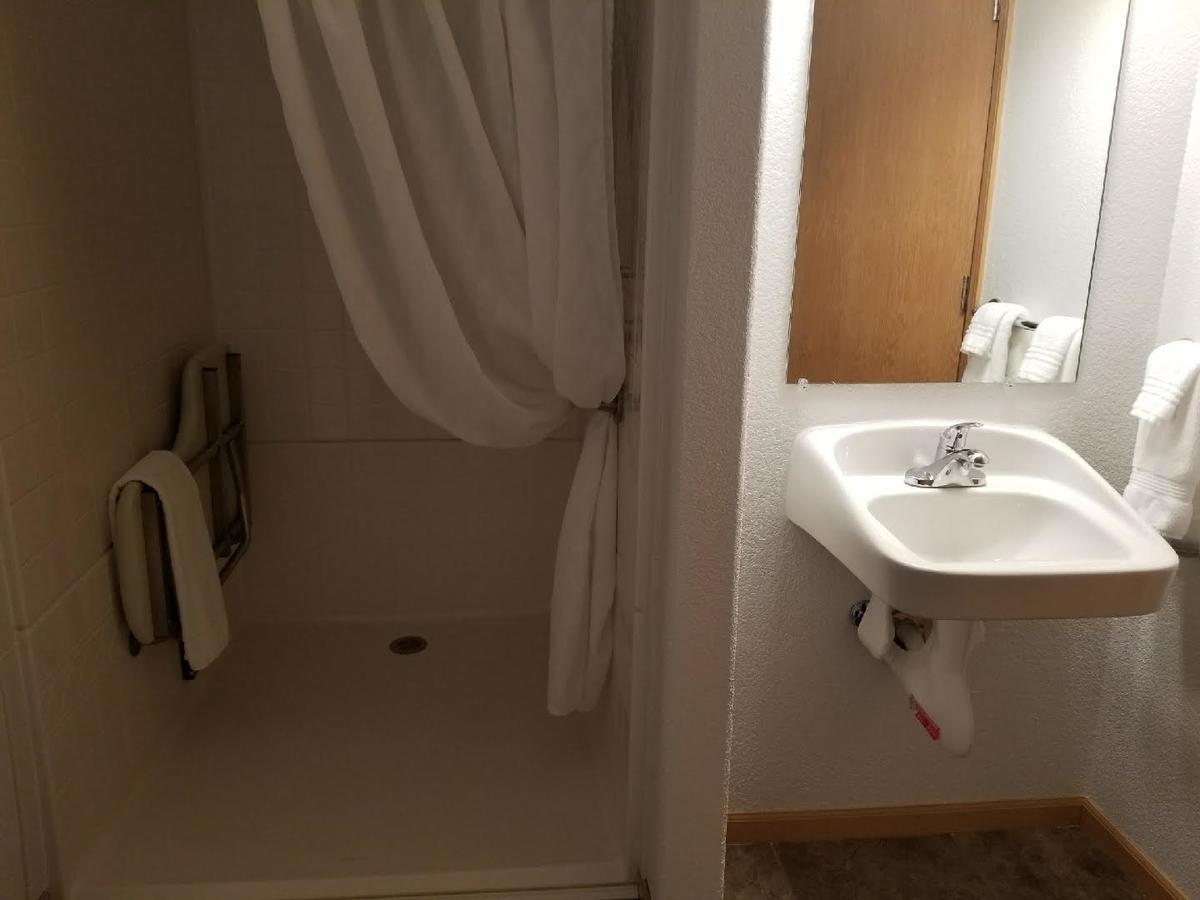 Howard'S Motel Glendo Bagian luar foto