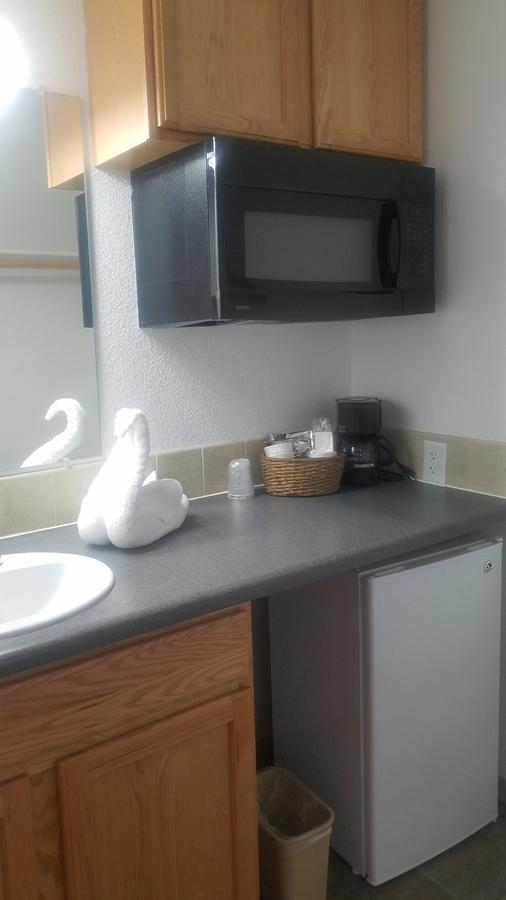 Howard'S Motel Glendo Bagian luar foto