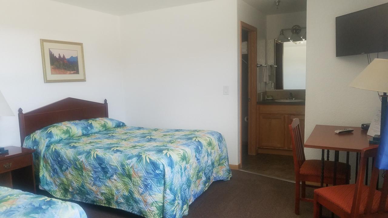 Howard'S Motel Glendo Bagian luar foto